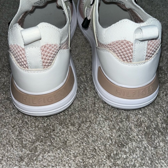 Tommy Hilfiger size 10 women’s Nessim Desert mauve sneakers - Picture 9 of 13